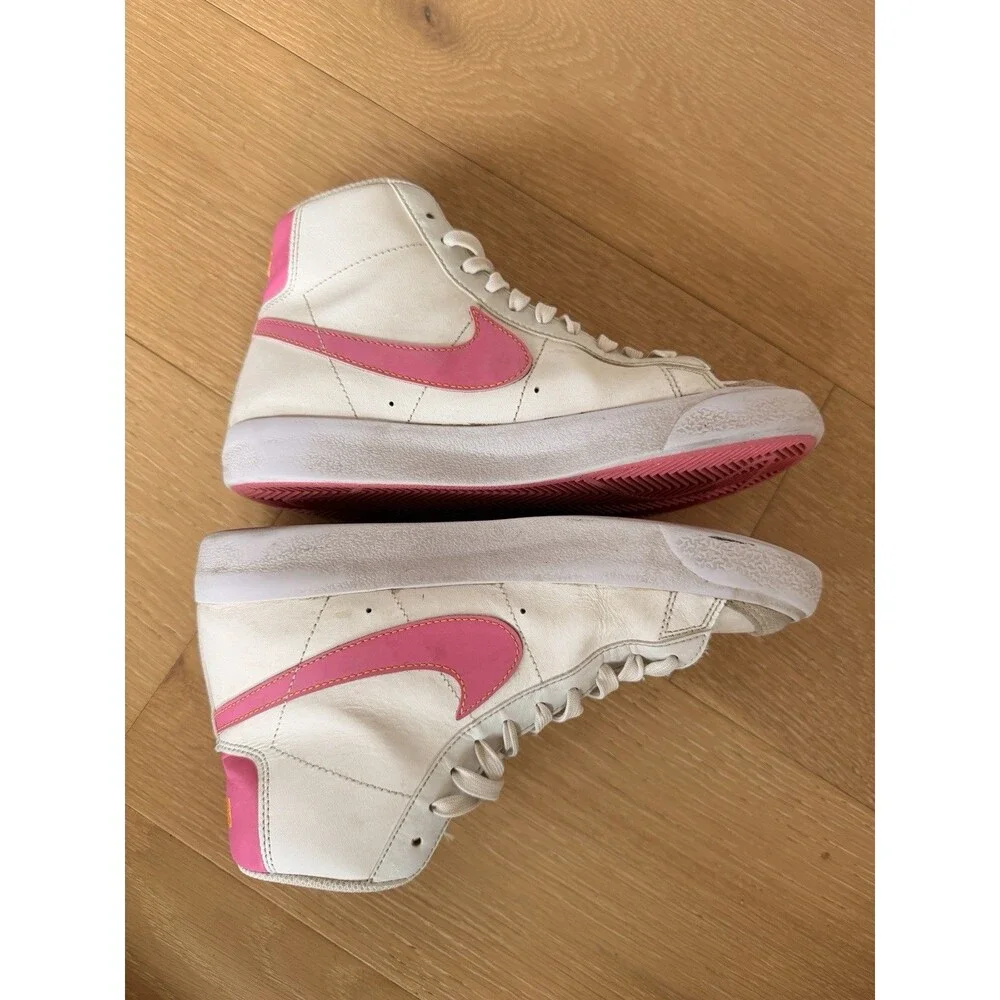 Nike Blazer Mid 77 Vintage Youth Size 5 5Y White Pink Skate Shoes Casual Sneaker